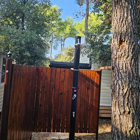 U La La Biograd Na Moru