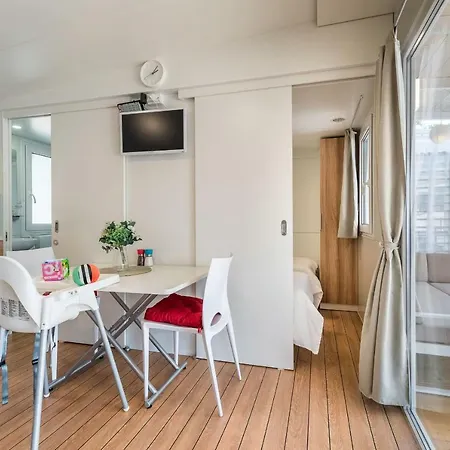 U La La キャンプ場 2*