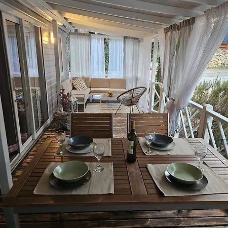 U La La 2* 비오그라드나모루