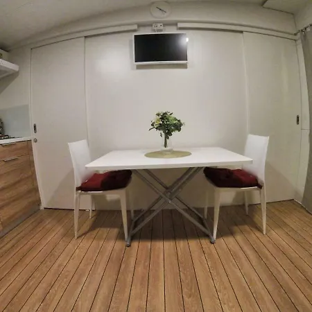 U La La 캠프장 비오그라드나모루