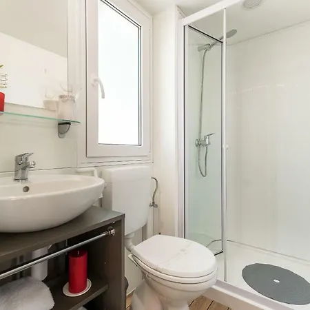 U La La 캠프장 비오그라드나모루